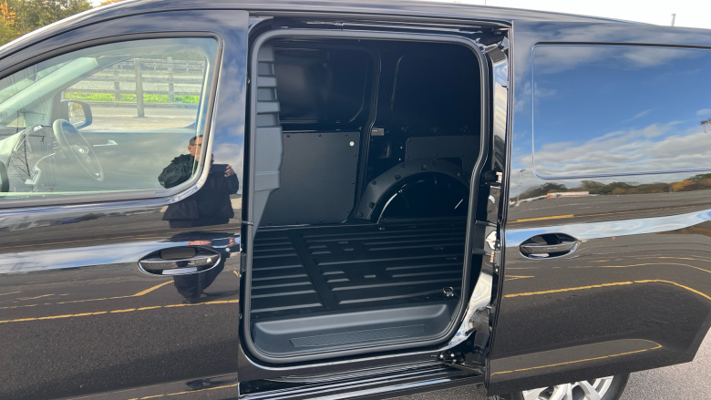 Ford Transit Connect 230 L2 Diesel 2.0 EcoBlue 102ps Limited Van